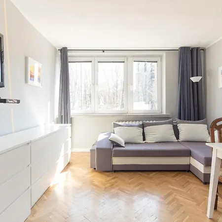 アパート Krasinski Garden 2-bedroom ワルシャワ
